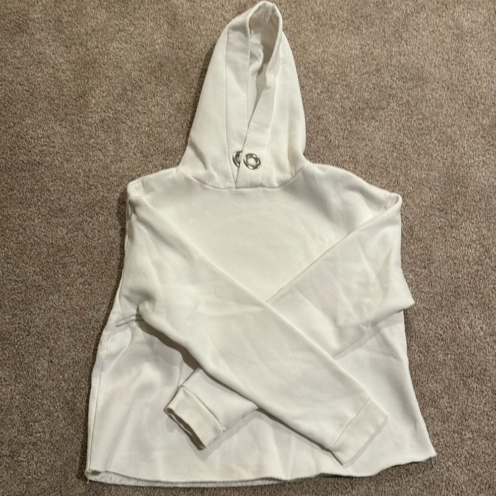 This is not hoodie 😊 mini type of sweatshirt small size